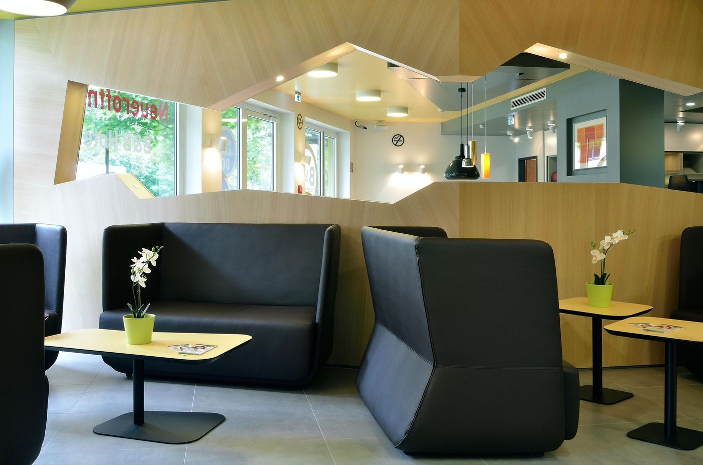 B-B-Hotel-Bonn-Lobby-4