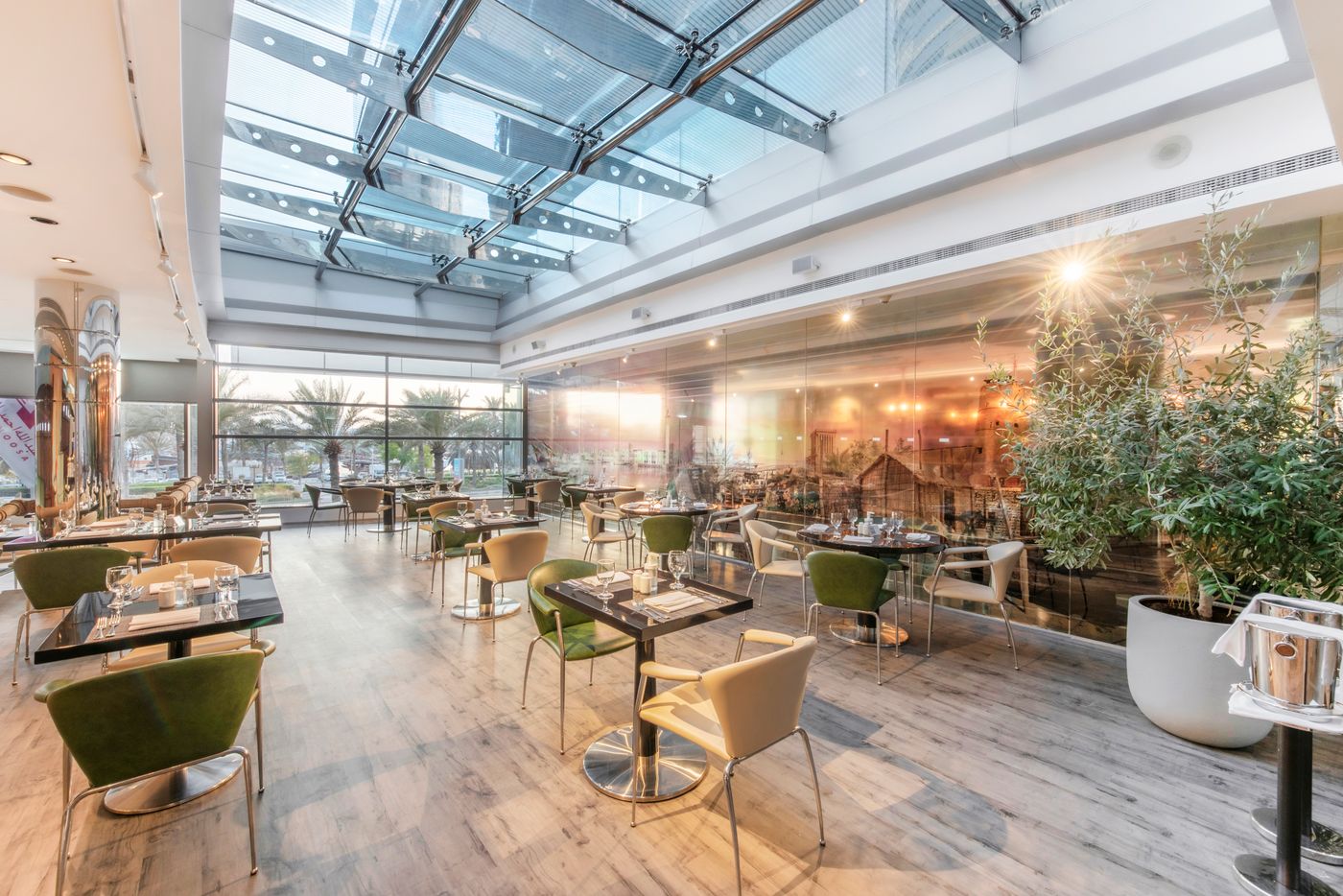 Hilton-Dubai-Creek-Restaurant-27