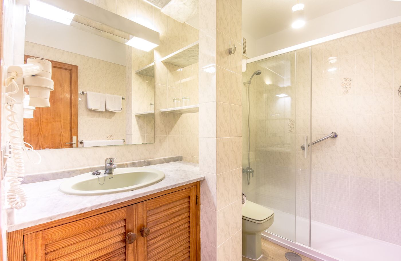 Apartamentos-Albatros-Room-23