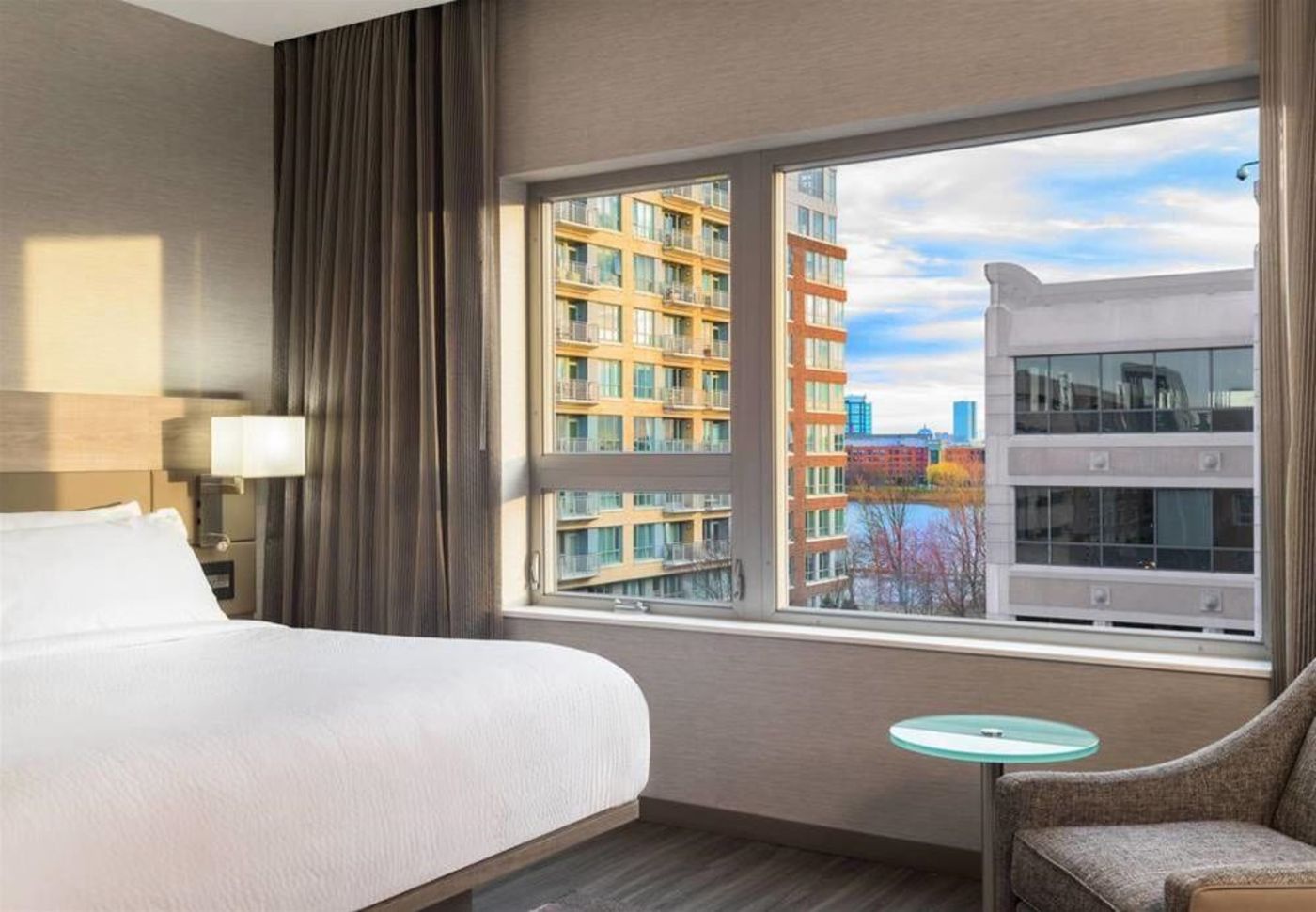 AC-Hotel-Boston-North-Room-5