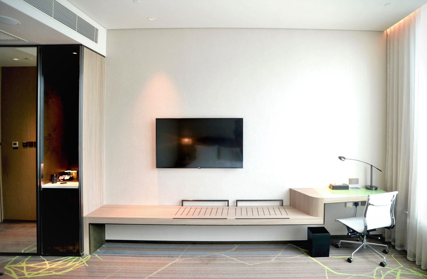 Holiday-Inn-Express-Hong-Kong-Kowloon-CBD2-Room-22