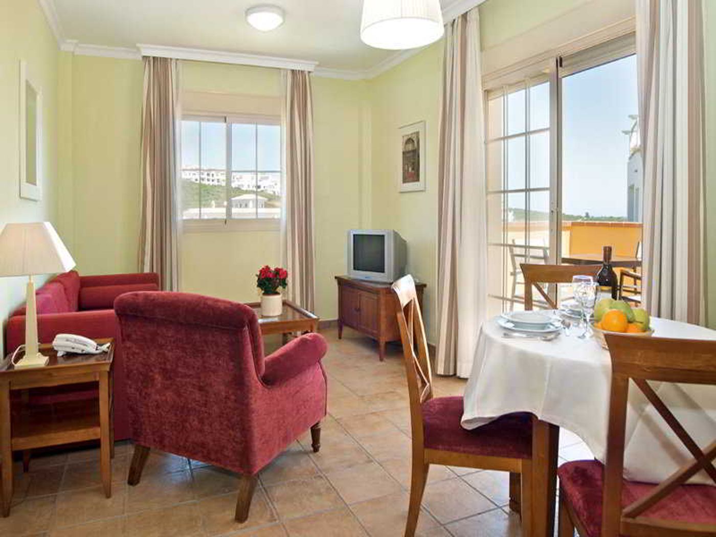 Golf---Beach-Vista-Real-Room-13