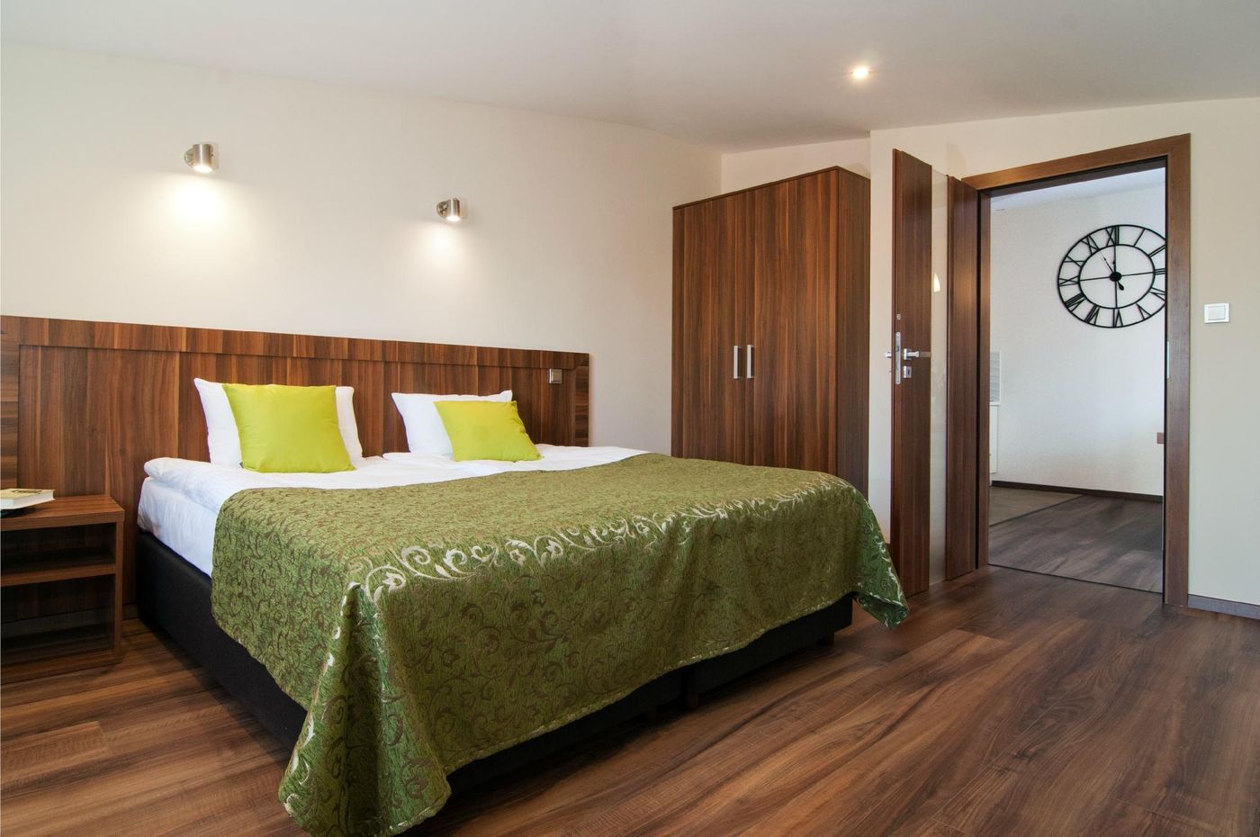 APARTMENTS-BONEROWSKA-5-Room-45