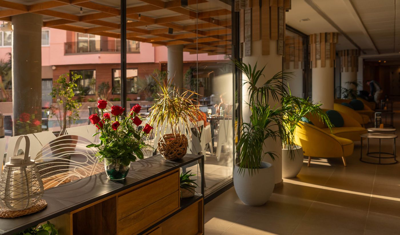 Aqua-Hotel-Montagut-Suites-Restaurant-59