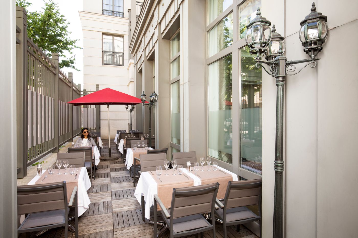 Relais-Spa-Chessy-Terrace-37