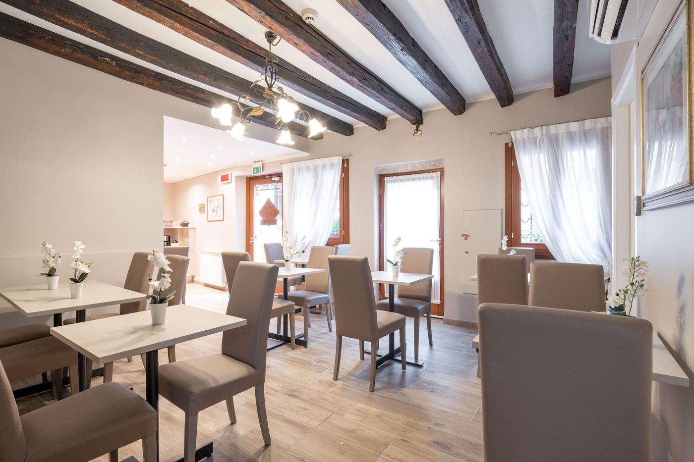 Hotel-Herion-Room-16