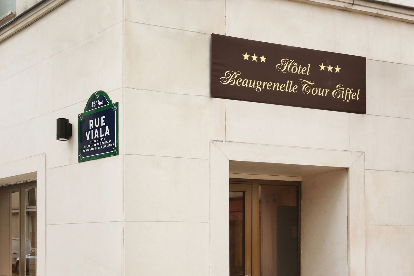 Hotel-Beaugrenelle-Tour-Eiffel-General-view-8