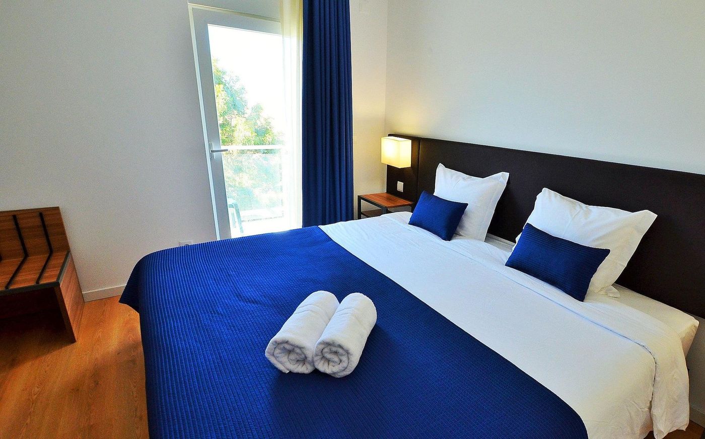 HILLTOP-OASIS---Lisbon-Lux-Oeiras-Resorts-Room-4