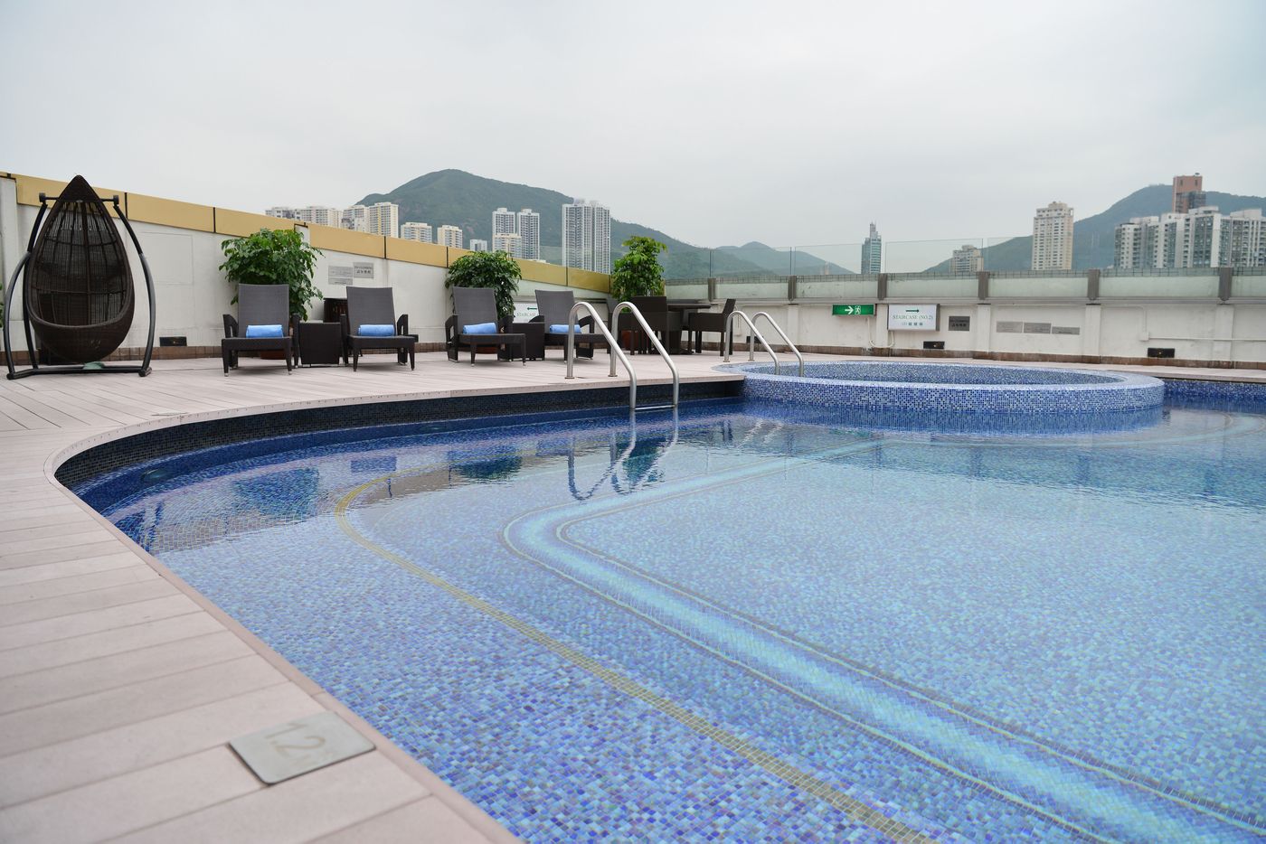 Regal-Hongkong-Hotel-Pool-9