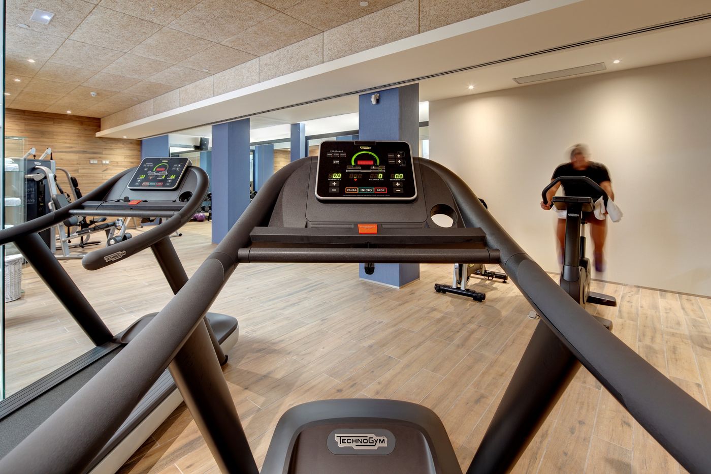 Am----re-Marbella-Beach-Hotel-Sports-and-Entertainment-72