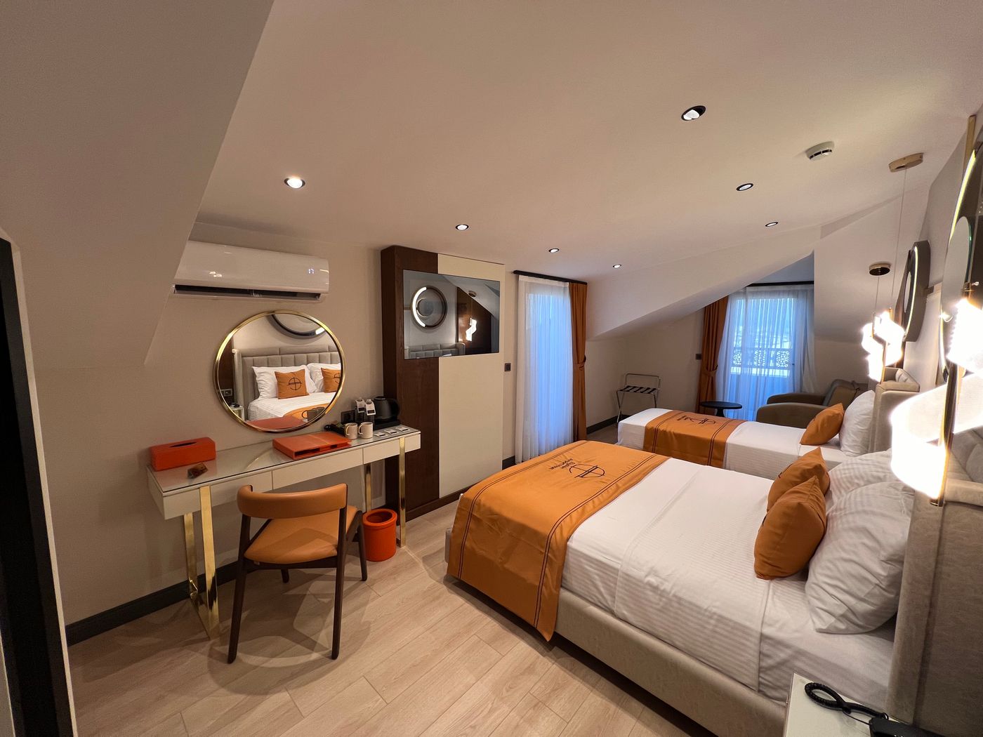 Elysian-Airport-Hotel-Room-15