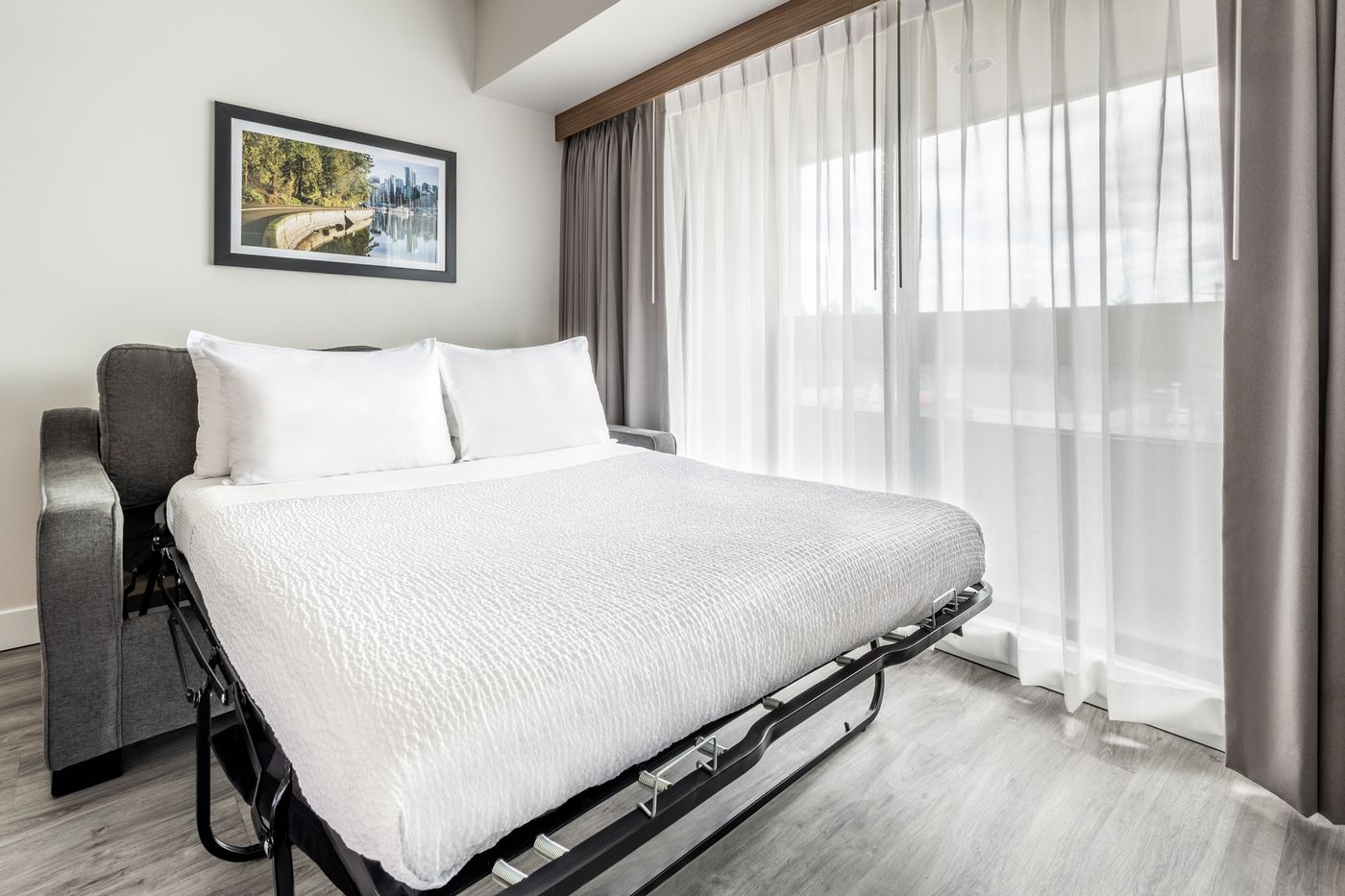 Atrium-Hotel-Vancouver-Room-42