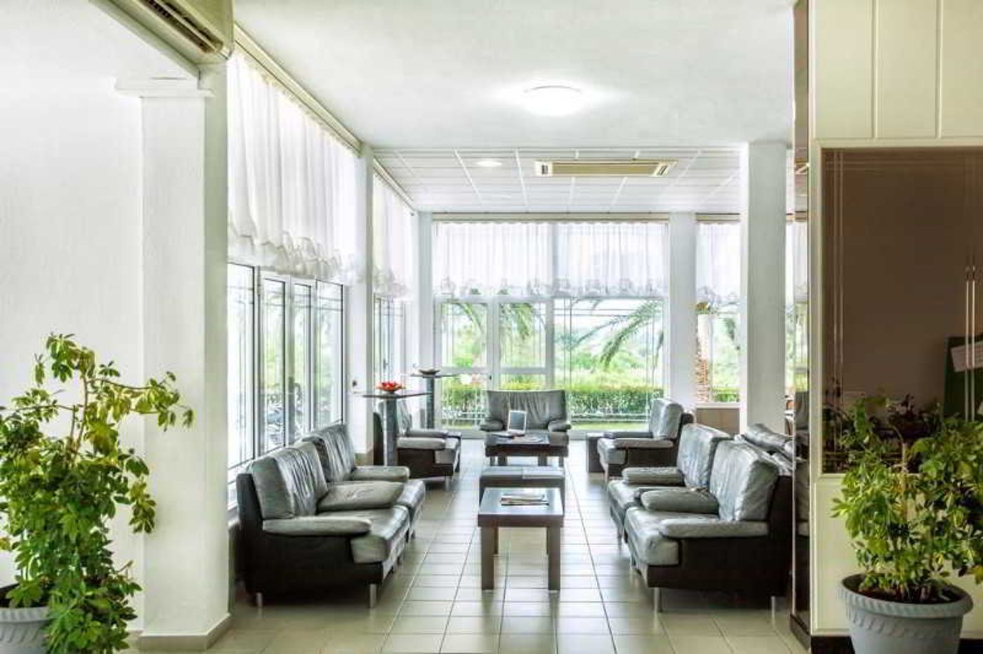 Port-Marina-Lobby-50