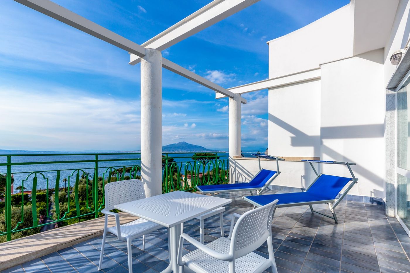 Carlton-International-General-view-27