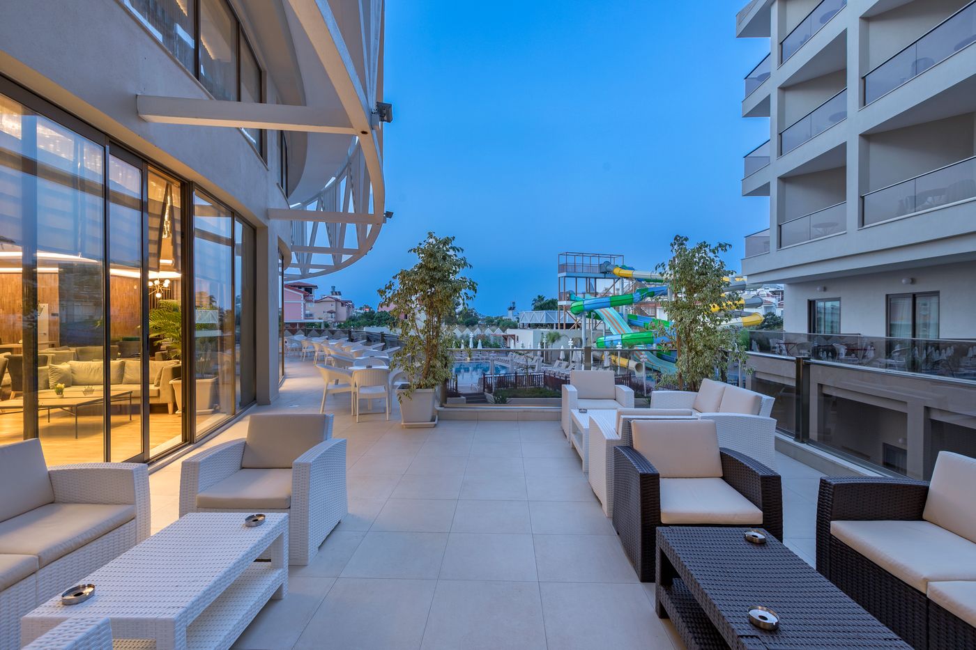 Side-Crown-Sunshine-Terrace-10