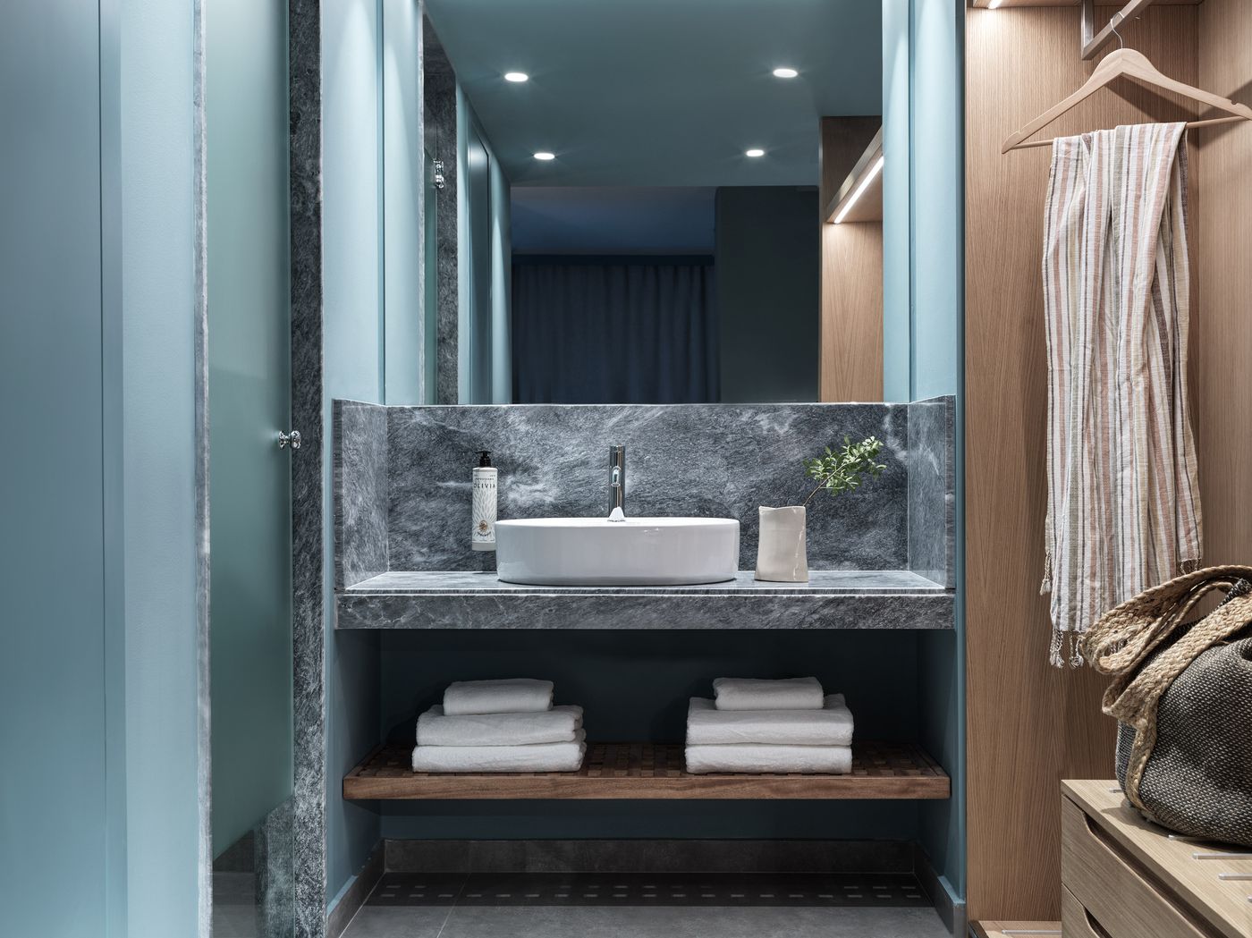 Kalamaki-Beach-Room-36