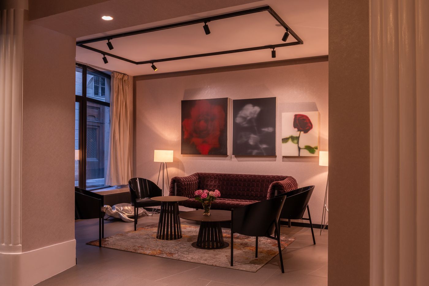 Hotel-Golden-Tulip-Opera-De-Noailles-Lobby-16