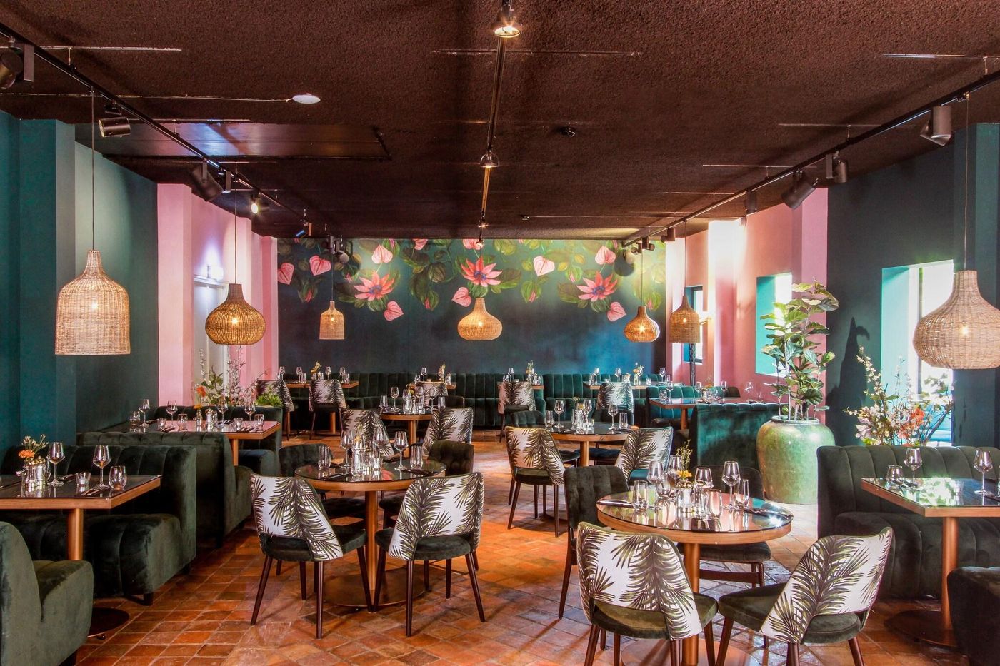 Ambassador-City-Centre-Hotel-Conferences-20