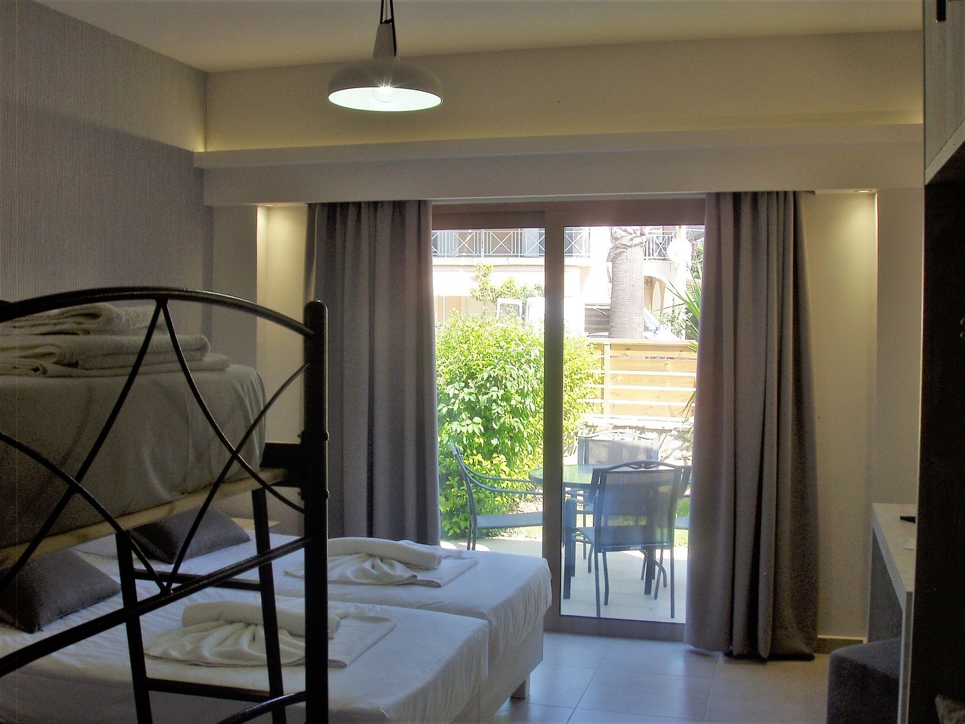 Paradise-Apartments-And-Studios-Room-46