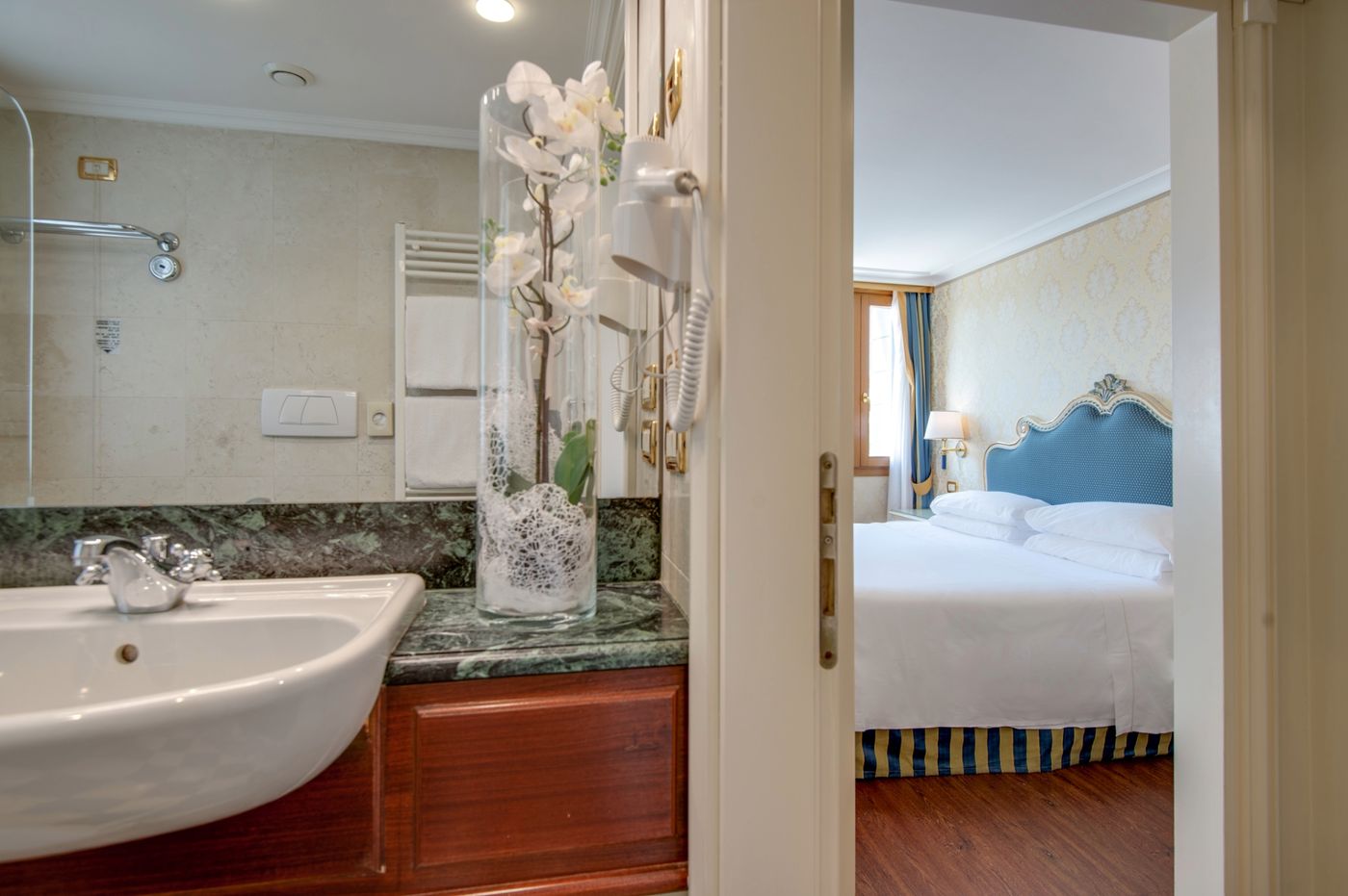 Hotel-Antiche-Figure-Room-39