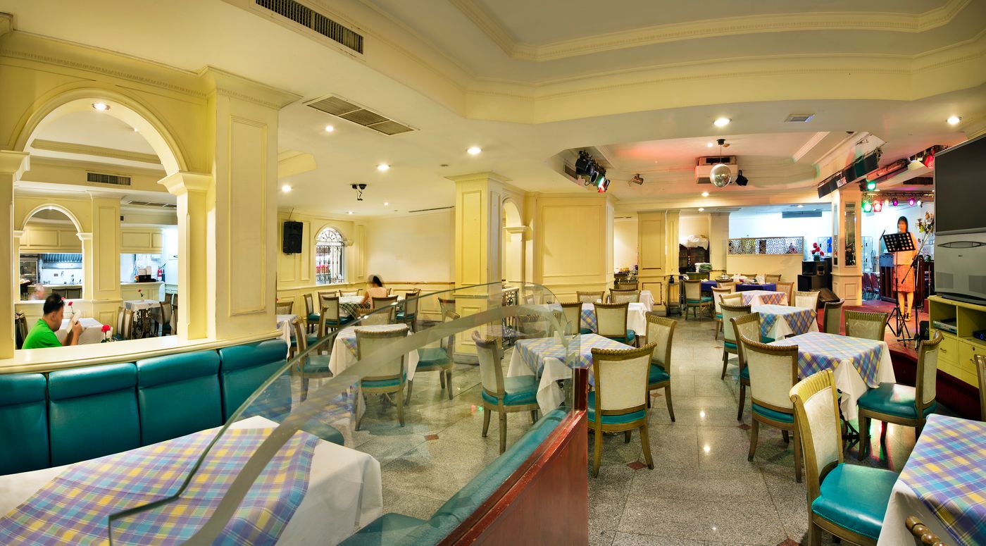 Royal-Rattanakosin-Hotel--SHA---Bar-52