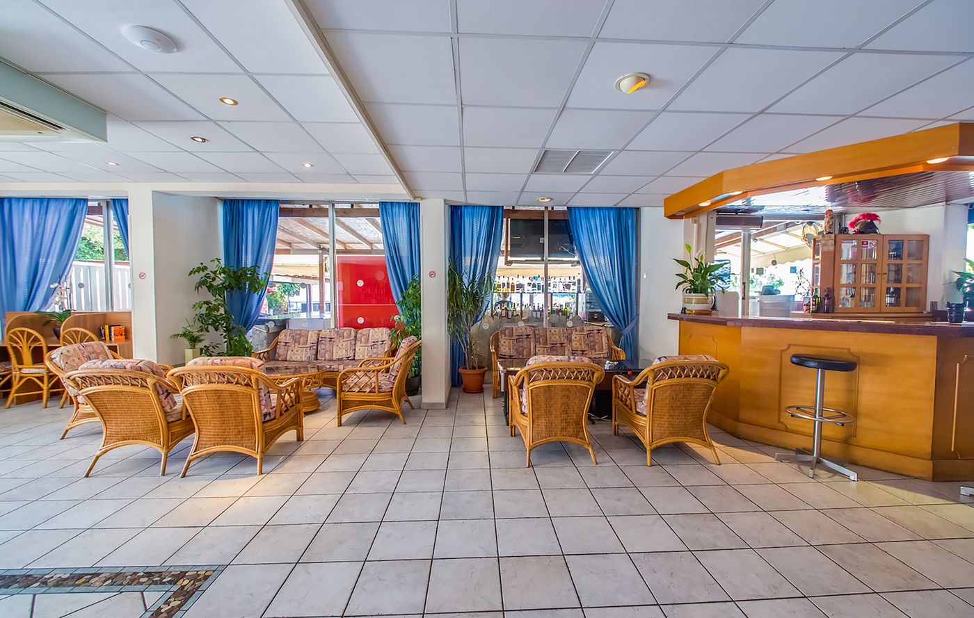 Green-Bungalows-Hotel-Apartments-General-view-35