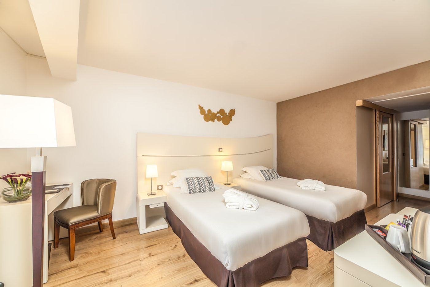 Montaigne---Spa-Room-13