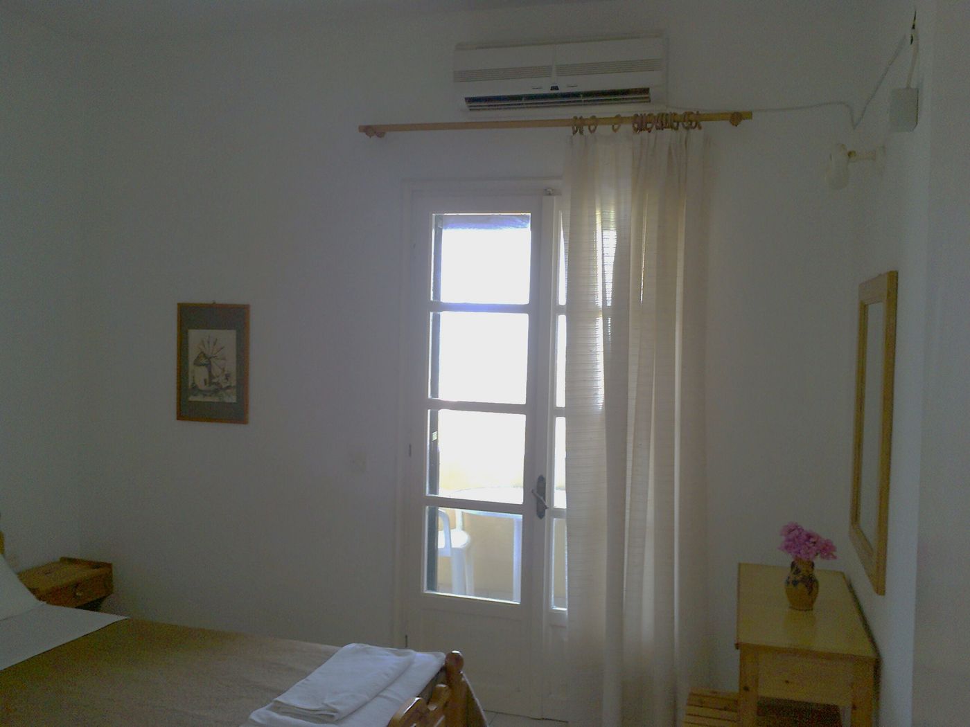 Beach-Front-Salvanos-Room-16