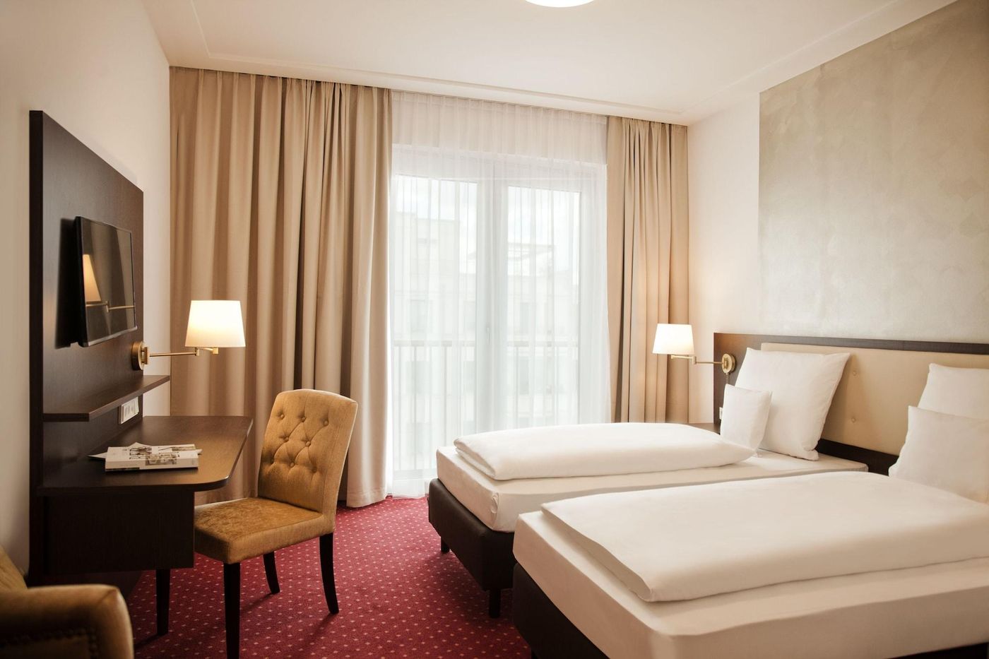 Gold-Palais-Hotel-Room-13