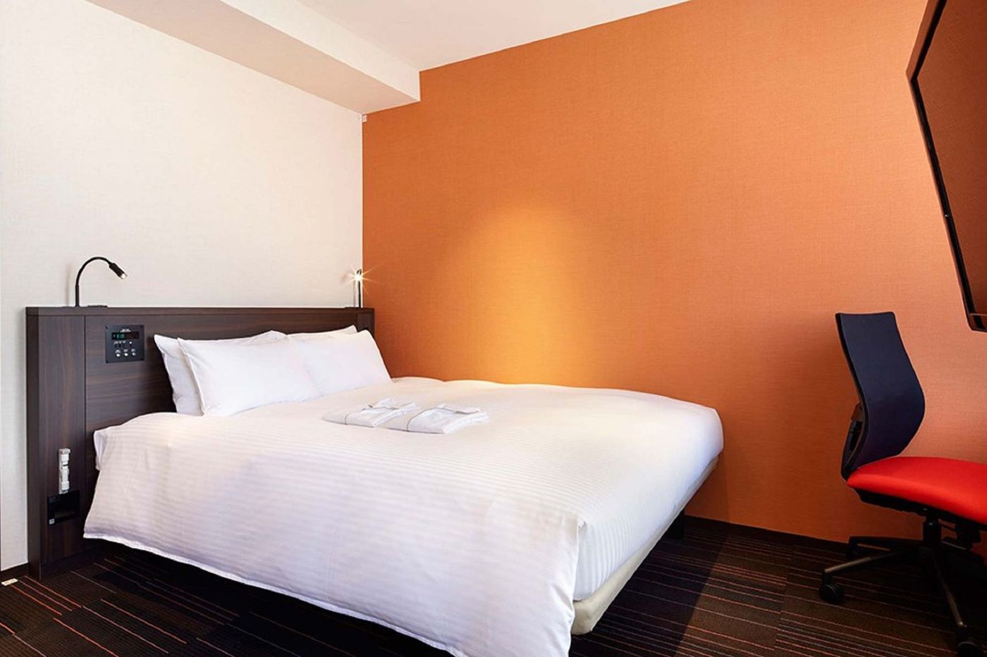 the b akasaka-mitsuke-Japan-TOKYO-Room-8