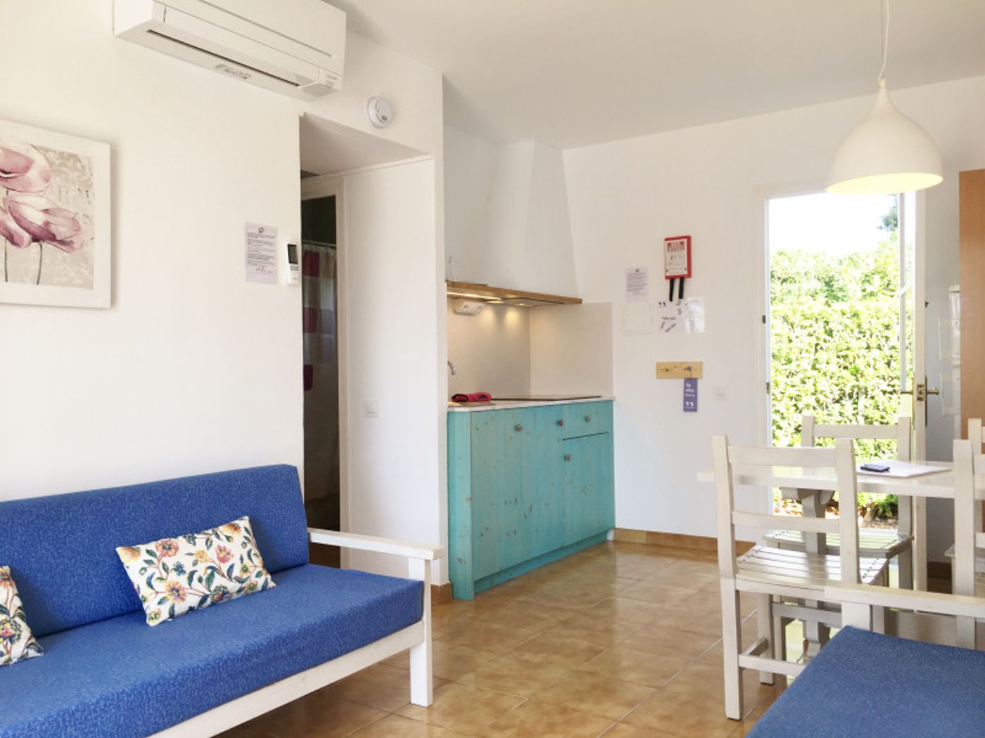 Nure-Cel-Blau-Room-41