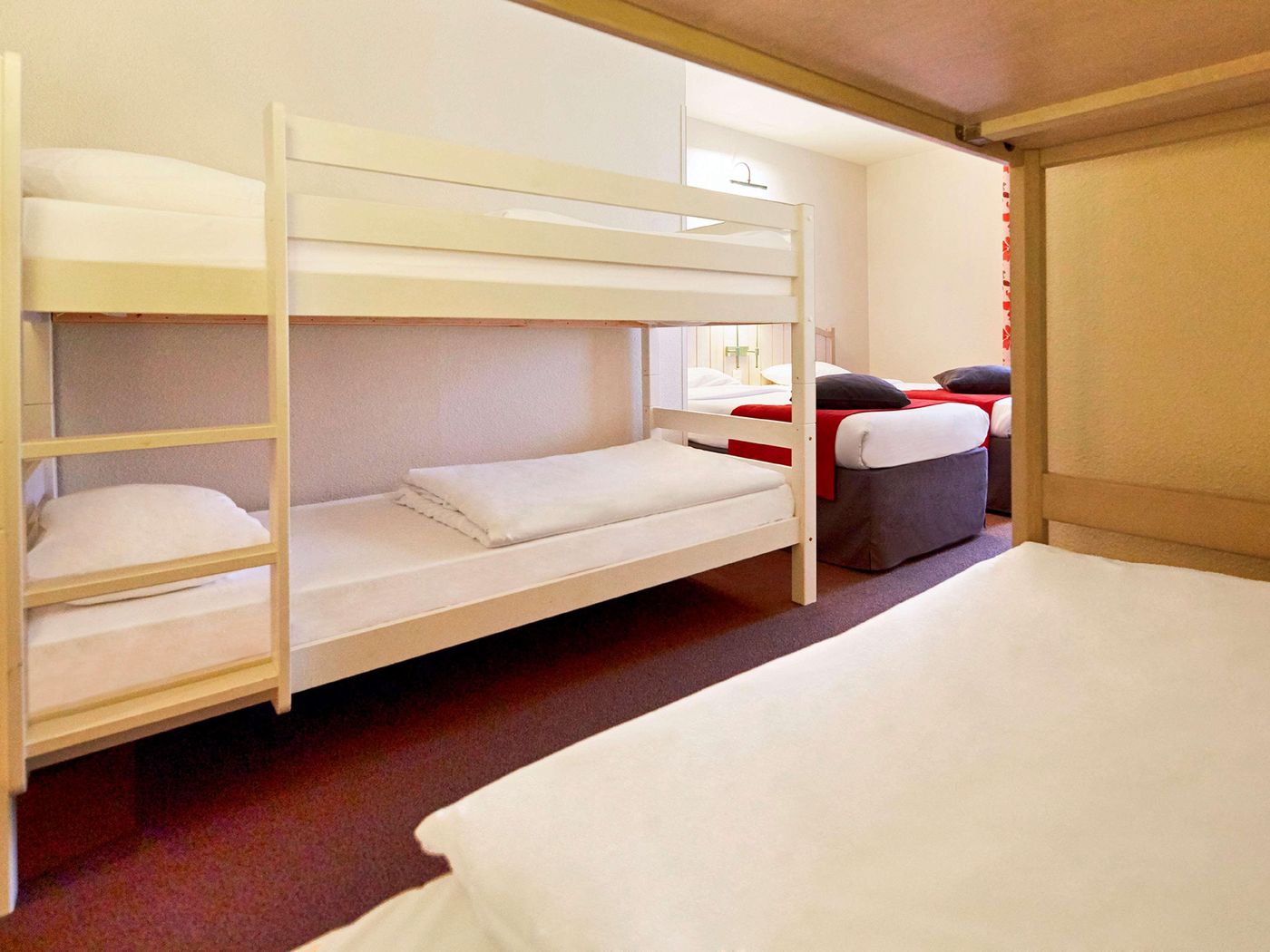 Campanile-Val-de-France-Ex-Kyriad-Disneyland-Room-29