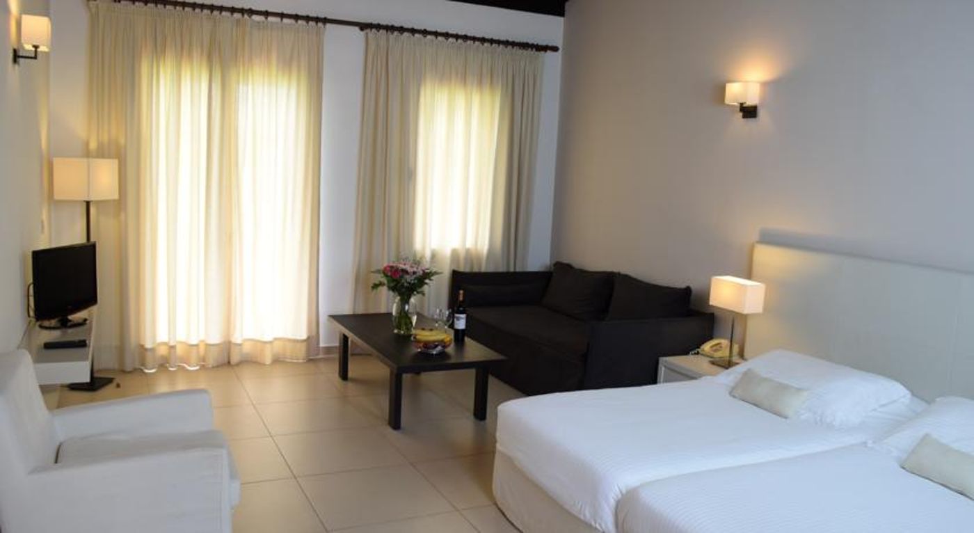 Kermia Beach Bungalow Hotel