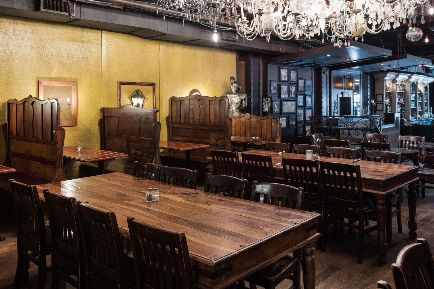 Quality-Inn---Suites-Downtown-Vancouver-Restaurant-24