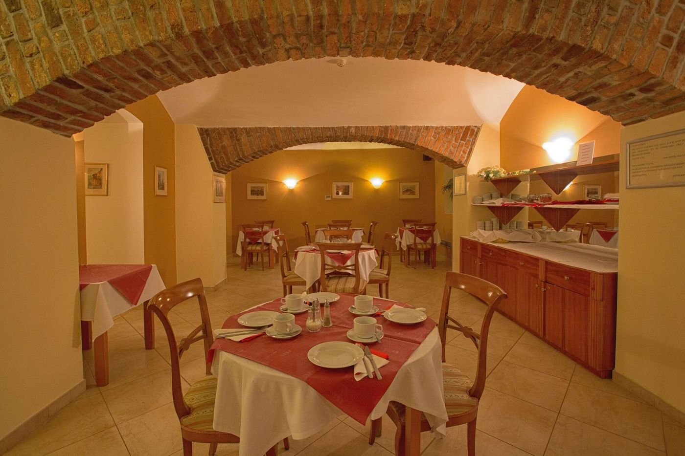 Hotel-Tyl-Restaurant-28