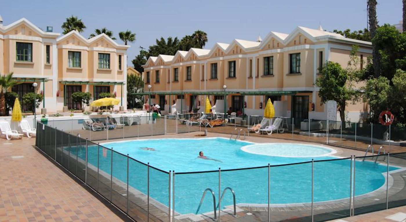 Servatur Suns Garden Apartments