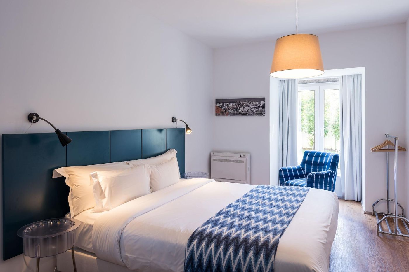 Alfama---Lisbon-Lounge-Suites-Room-25