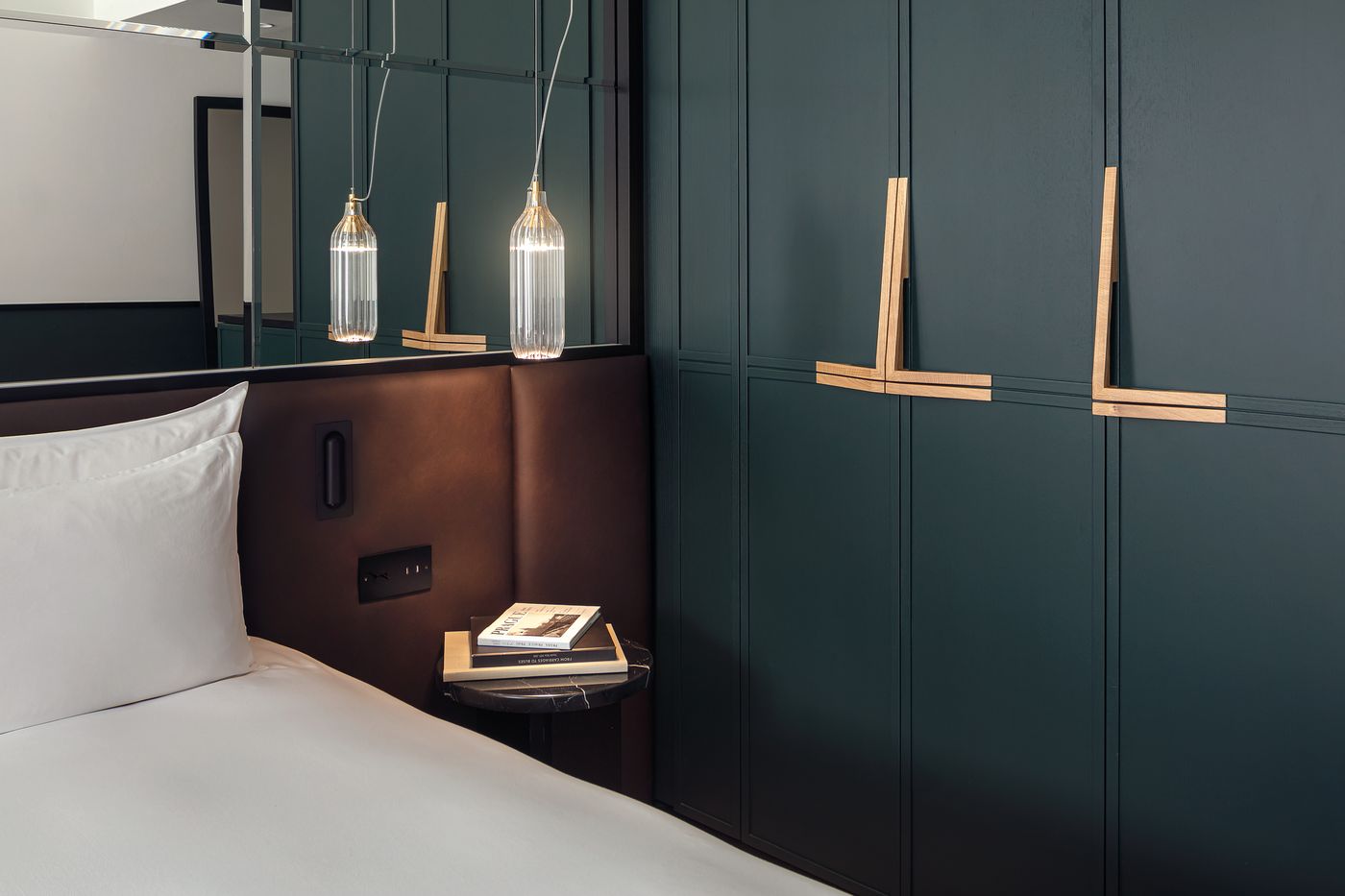 Almanac-X-Alcron-Prague-Room-37