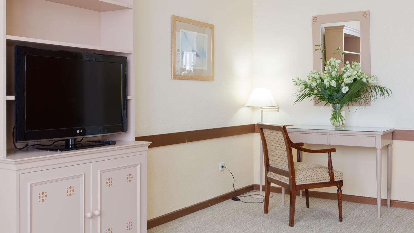 Espahotel-Plaza-Basilica-Room-16