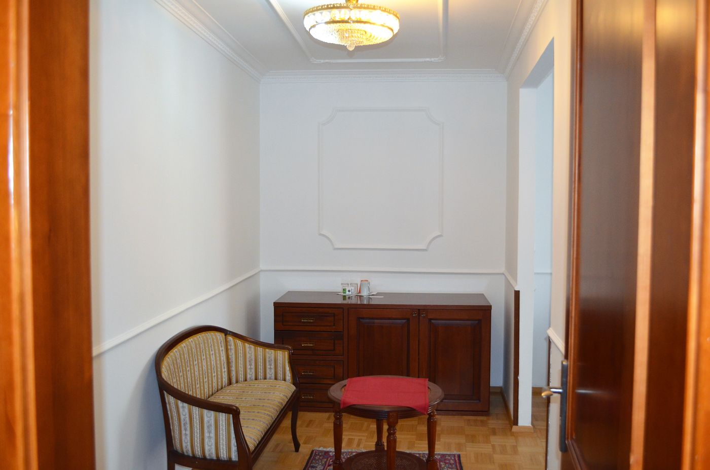 Renesance Krasna Kralovna-Czech Republic-KARLOVY VARY-Room-10