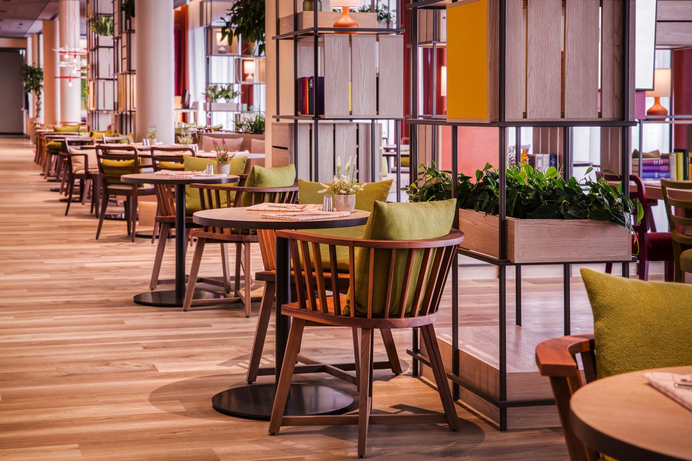 IntercityHotel-Amsterdam-Airport-Restaurant-14