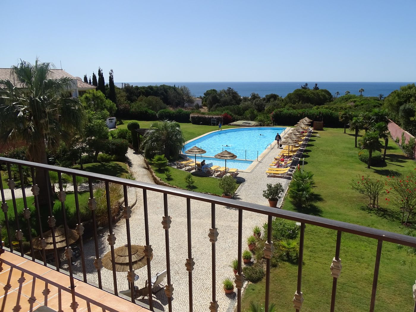 Luzmar-Villas-Room-6