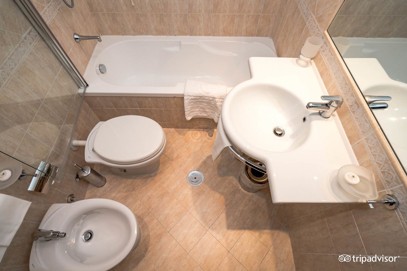 Colonna-Palace-Room-33