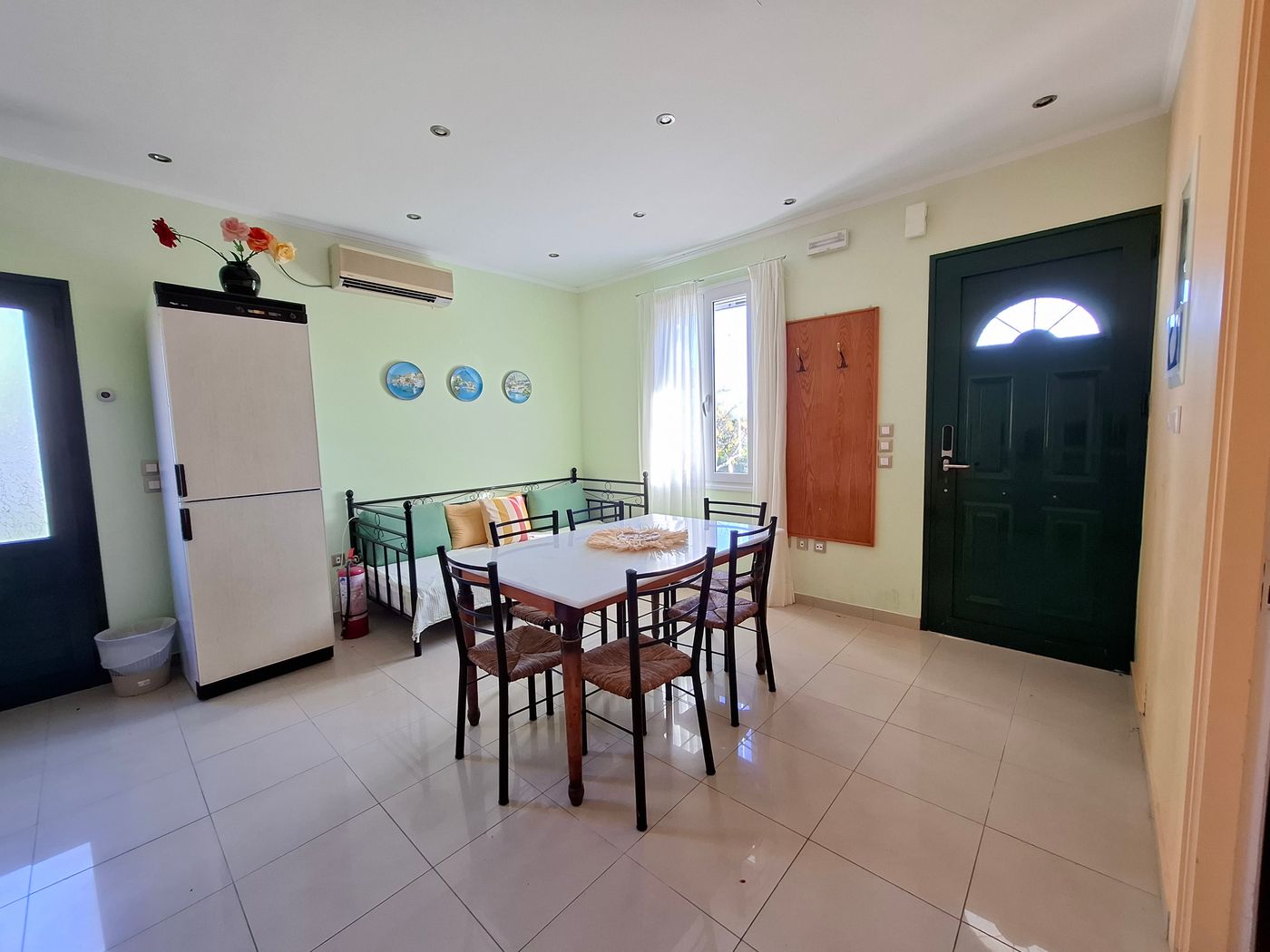 Hotel-Sunrise-Inn-Room-49