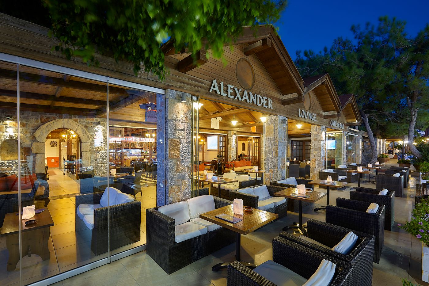 Alexander-Beach-Hotel-and-Village-Bar-20
