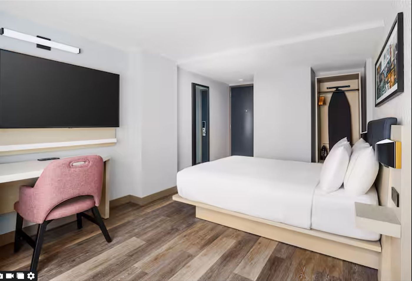 DoubleTree-by-Hilton-New-York-Midtown-Fifth-Avenue-Room-16