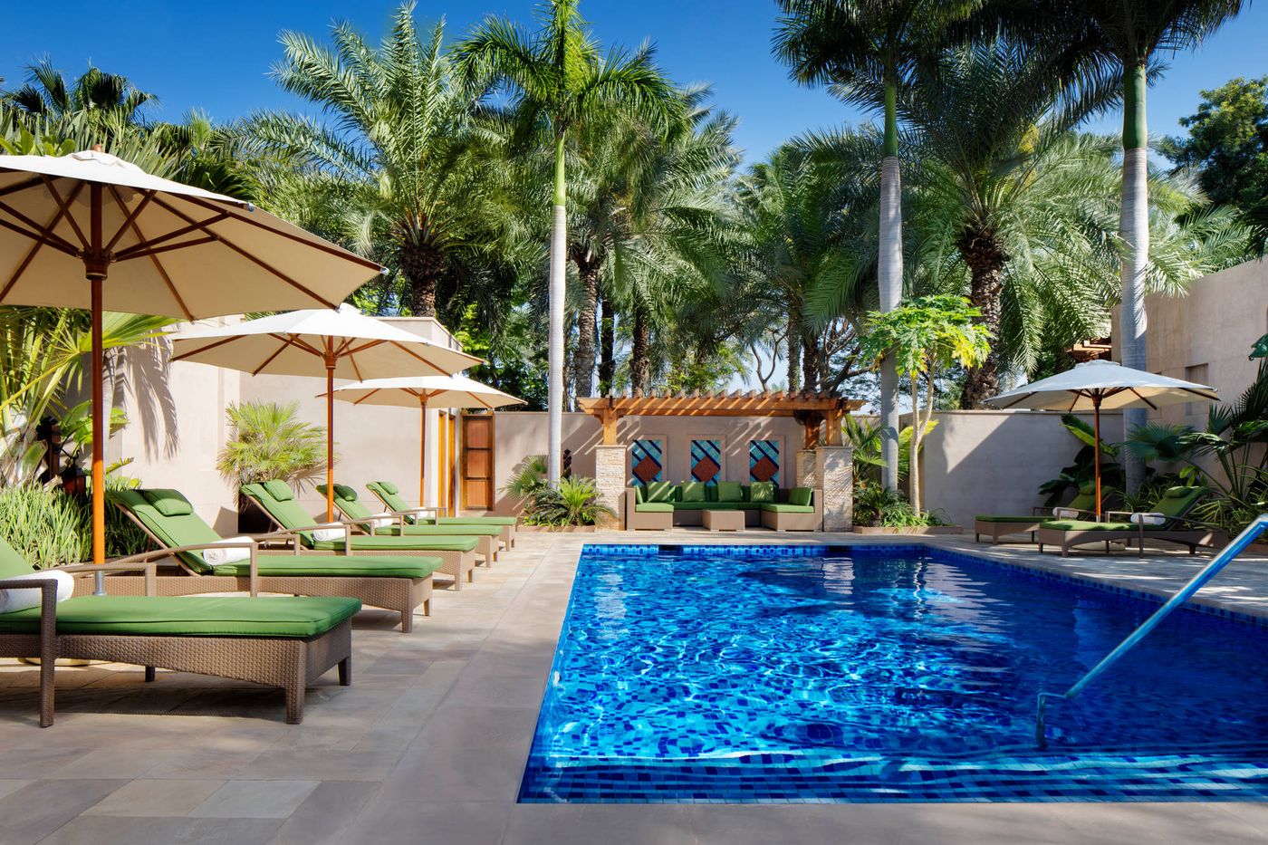 Jumeirah-Al-Qasr--Sports-and-Entertainment-9