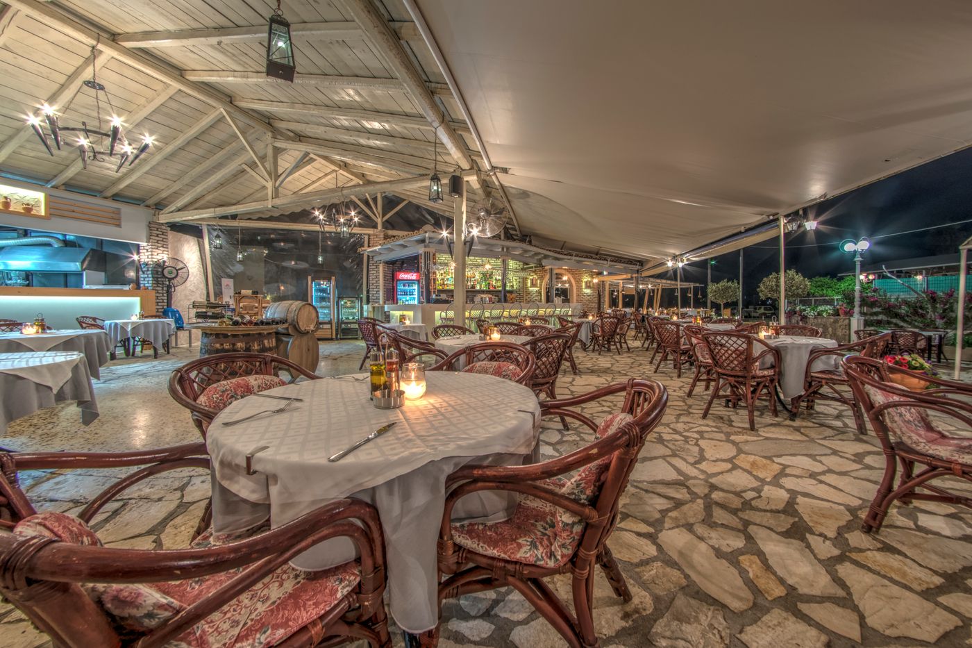 Iliada-Beach-Restaurant-17