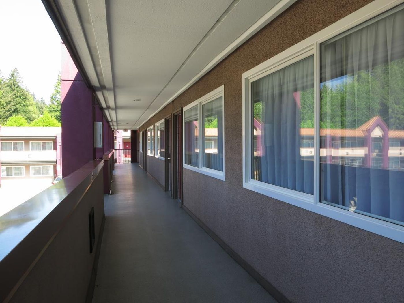 North-Vancouver-Hotel-General-view-10