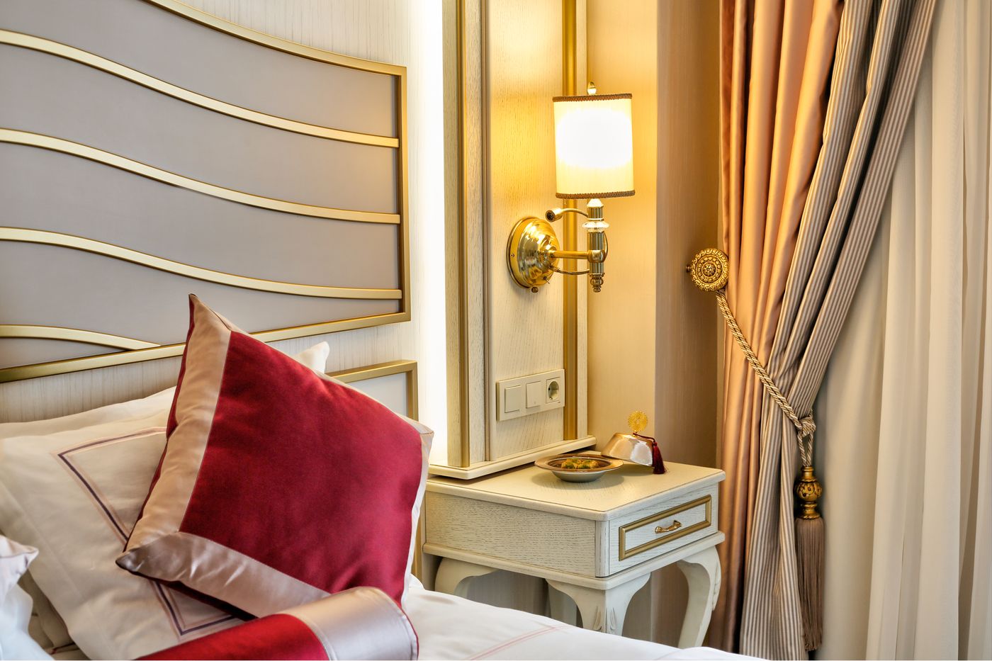 Halifaks-Hotel-Room-8